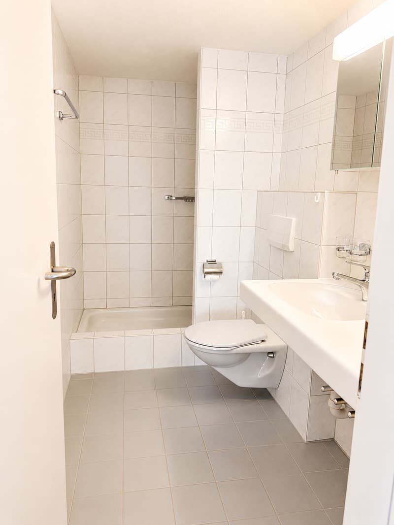 Charmante 3-Zimmer-Wohnung mit Balkon in Glarus – sofort verfügbar! (9)