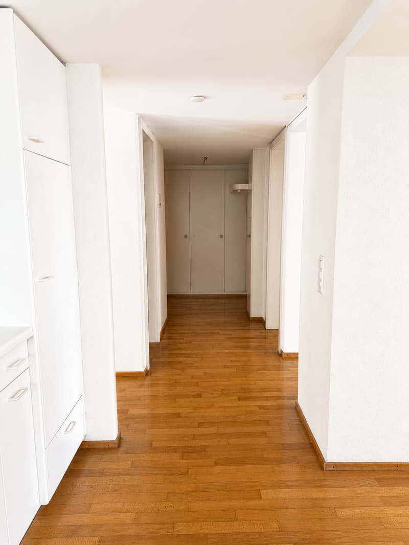 Charmante 3-Zimmer-Wohnung mit Balkon in Glarus – sofort verfügbar! (5)