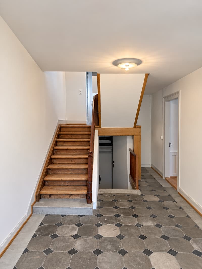 Charmantes 5.5-Zimmer-Reihenhaus an ruhiger - aber zentraler Lage in Ennenda (3)