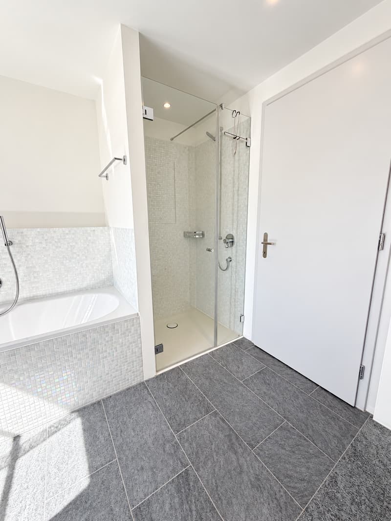 Charmantes 5.5-Zimmer-Reihenhaus an ruhiger - aber zentraler Lage in Ennenda (21)