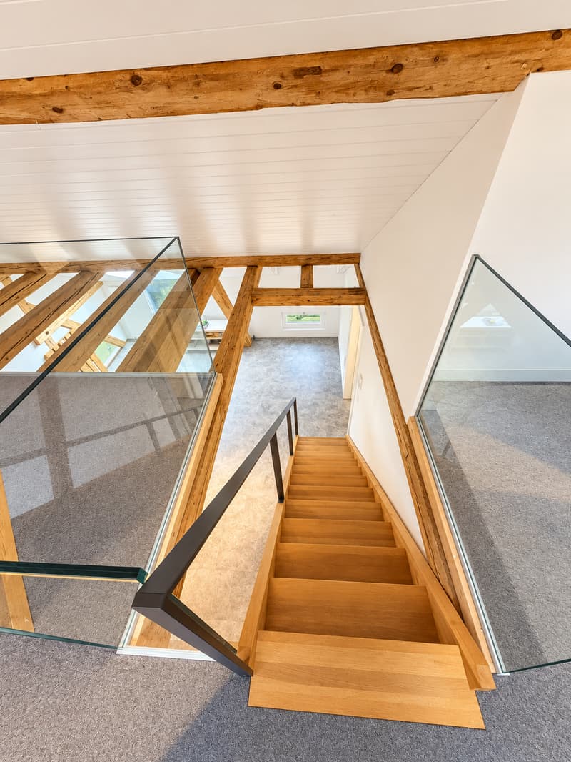 Charmante 3-Zimmer-Dachwohnung mit Bergblick in Glarus (10)
