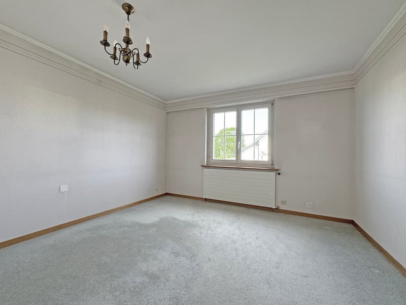 6-Zimmer-Einfamilienhaus, freistehend, ruhiges, familiäres Wohnquartier am Dorfrand (3)