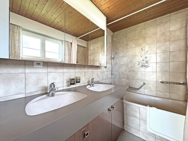 6-Zimmer-Einfamilienhaus, freistehend, ruhiges, familiäres Wohnquartier am Dorfrand (9)