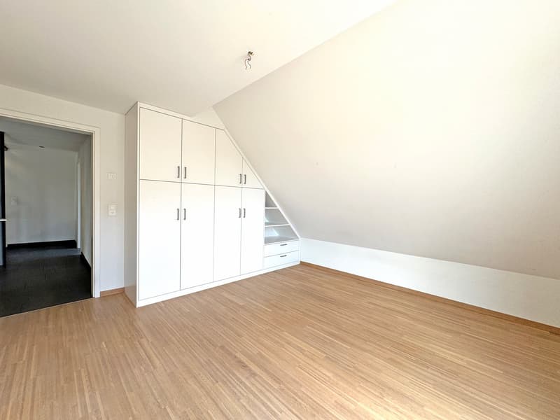 modernes Klima-Holzhaus 6½-Zimmer, mit PV-Anlage, Doppelgarage und sonnigem Garten (17)