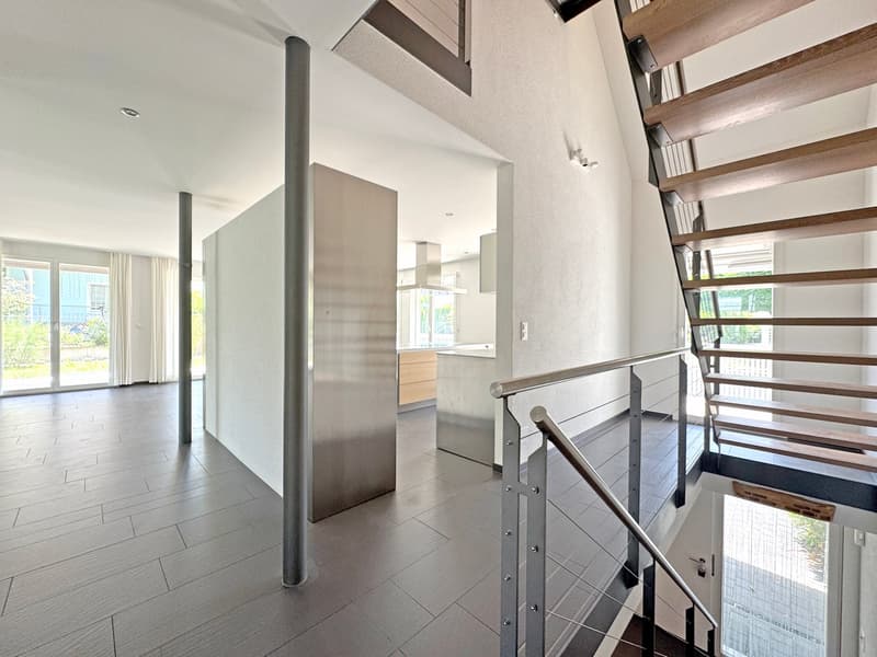 modernes Klima-Holzhaus 6½-Zimmer, mit PV-Anlage, Doppelgarage und sonnigem Garten (8)