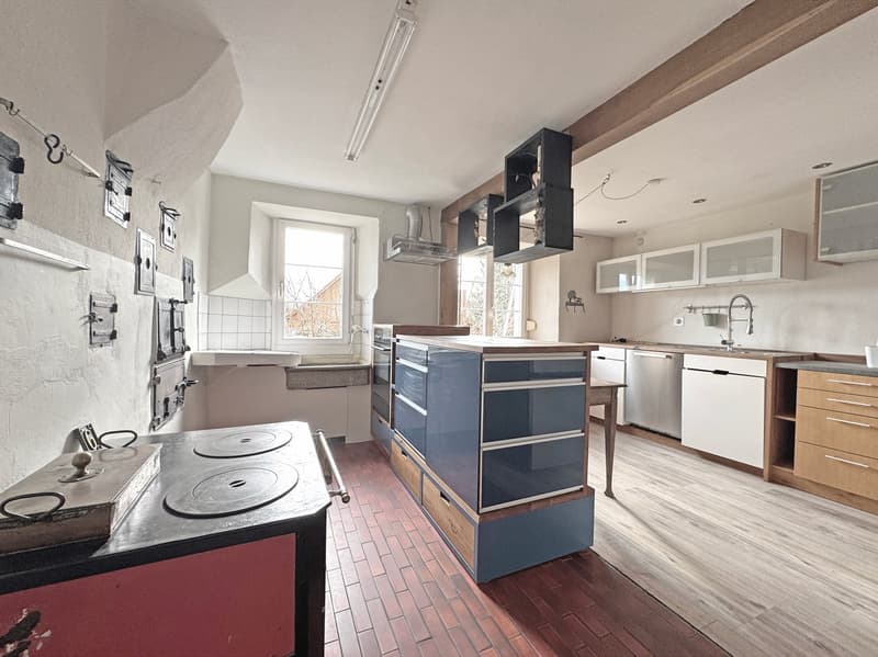 Charmantes Liebhaberobjekt, mit 6½ Zimmer, viel Holz und Wärme (8)