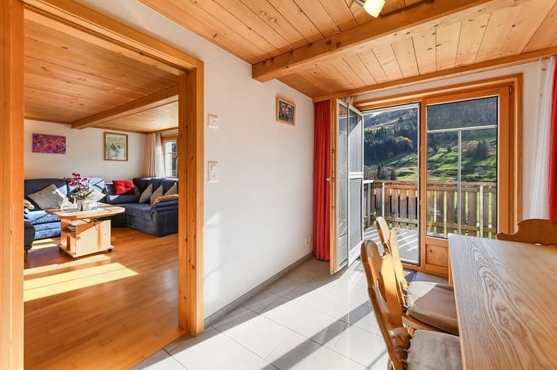 Maison individuelle détachée avec vue lointaine et offre d'espace généreuse (4)