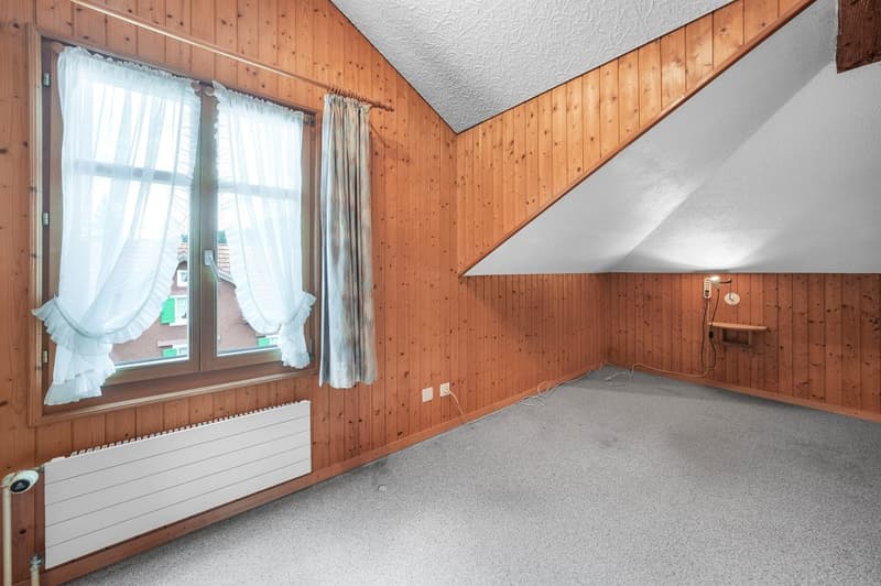Grosses Wohnhaus mit Einliegerwohnung (9)