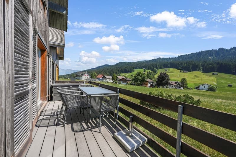 Exklusives 5.5-Zimmer-Chalet in unverbaubarer Aussichtslage in Wildhaus (6)