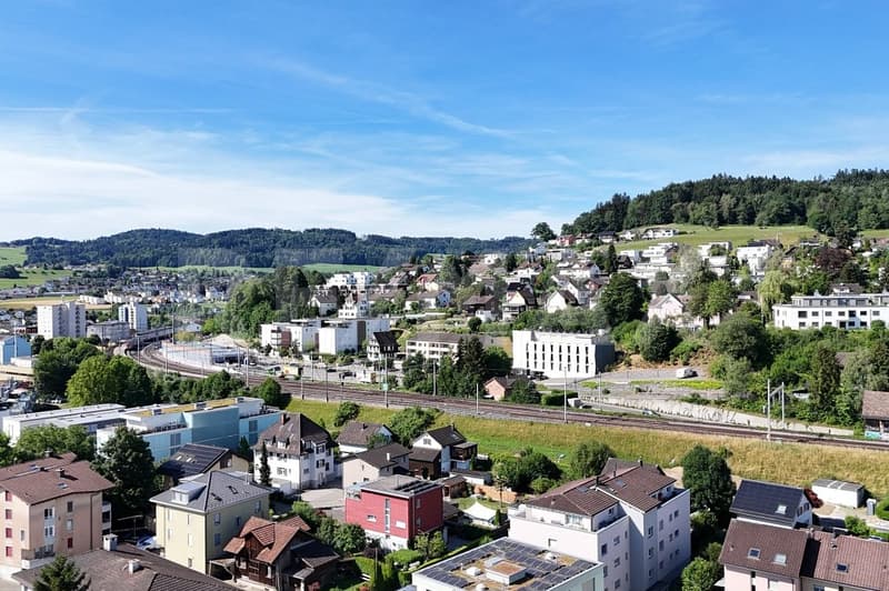 Teilrenoviertes Einfamilienhaus mit viel Platz und Potenzial (12)