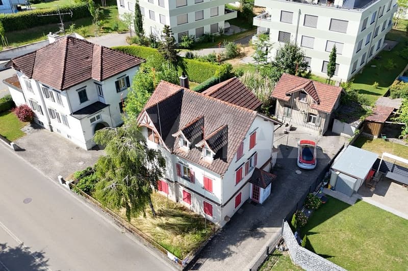 Teilrenoviertes Einfamilienhaus mit viel Platz und Potenzial (11)