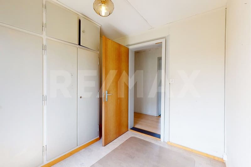 Teilrenoviertes Einfamilienhaus mit viel Platz und Potenzial (6)