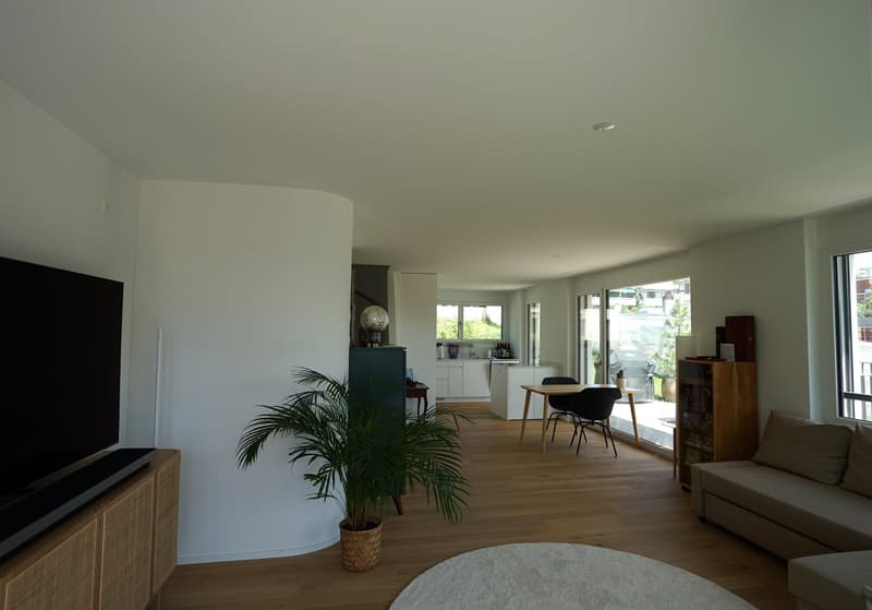 Neubauwohnung mit Gartensitzplatz, zwei Balkonen und traumhafter Seesicht (9)