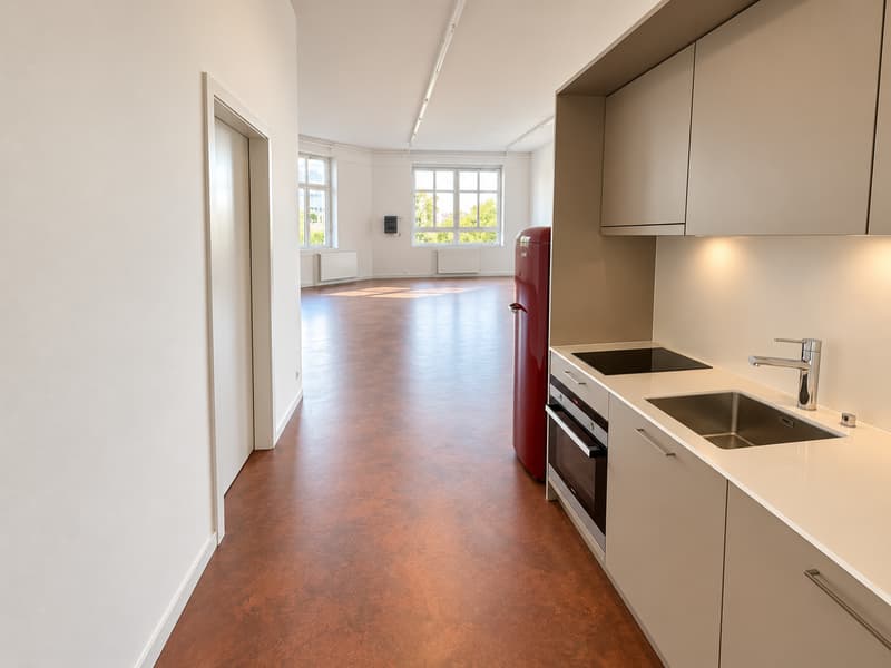 Arbeiten in den frisch renovierten Räumen der ehemaligen Seidenfabrik (3)
