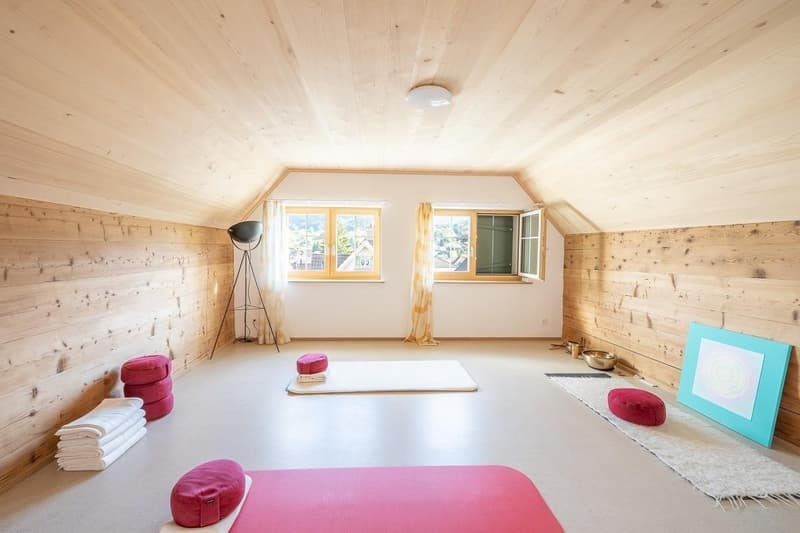 Sehr grosszügiges Zimmer