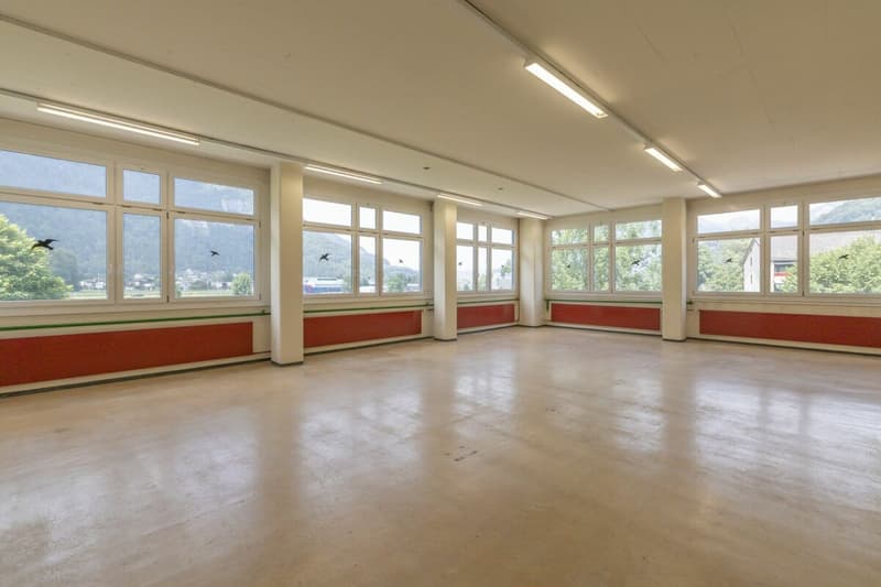 Büro- und Gewerbeflächen nahe Flugplatz Mollis (6)