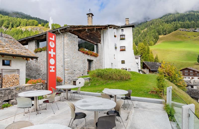 "RESERVIERT" - Hotel/Privathaus »Weisses Kreuz« – ein restauriertes Bündernhaus (11)
