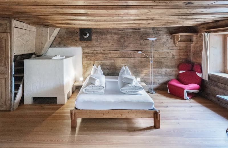 "RESERVIERT" - Hotel/Privathaus »Weisses Kreuz« – ein restauriertes Bündernhaus (4)