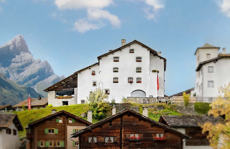 "RESERVIERT" - Hotel/Privathaus »Weisses Kreuz« – ein restauriertes Bündernhaus (1)