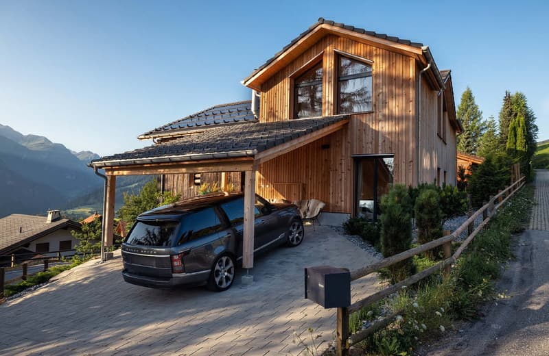Exklusive Mountain Lodge mit traumhafter Bergsicht (3)