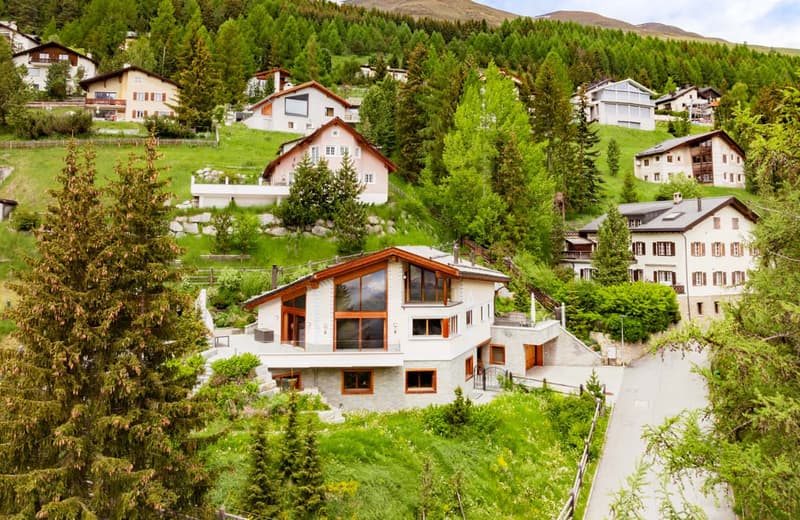 Exklusive Luxusvilla im Oberengadin – Zweitwohnsitz mit Spa, Tiefgarage & Weitblick (1)