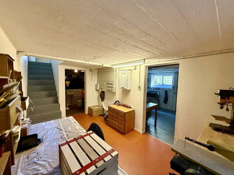 Charmantes 6.5-Zimmer-Doppeleinfamilienhaus in Grenchen (25)