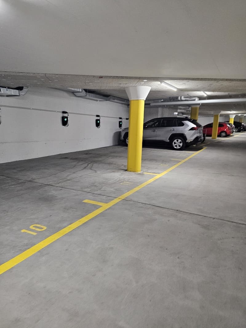 Einstellplatz in Tiefgarage zu vermieten (2)