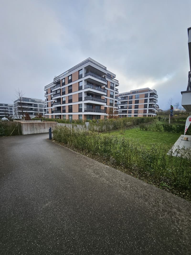 Einstellplatz in Tiefgarage zu vermieten (3)