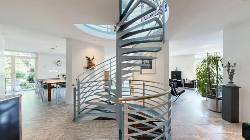 Villa représentative dans un excellent emplacement dans la région de Solothurn (2)