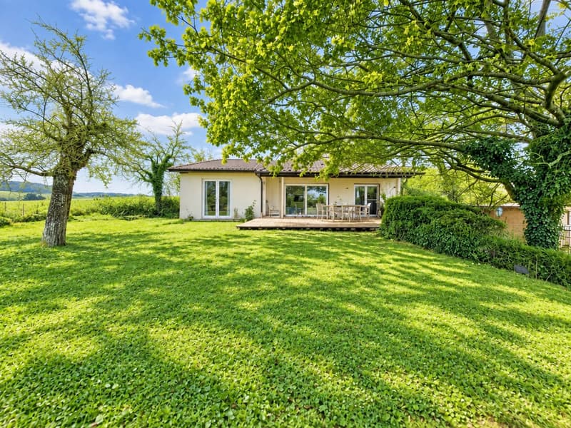 UNE VILLA OUVERTE SUR LA CAMPAGNE, À DEUX PAS DE MORGES (1)