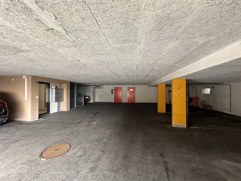 Einstellhallenplatz in Oberägeri zu vermieten (1)