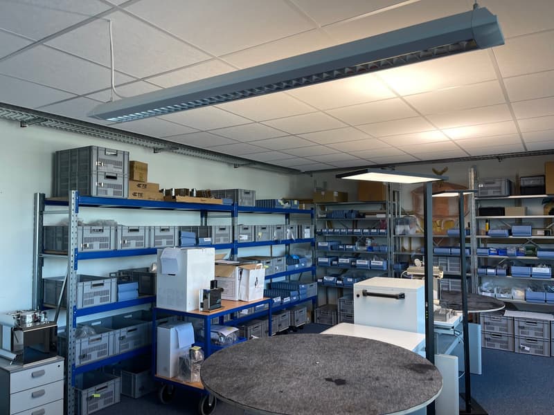 Modernes Büro im 1. Obergeschoss in Cham (9)