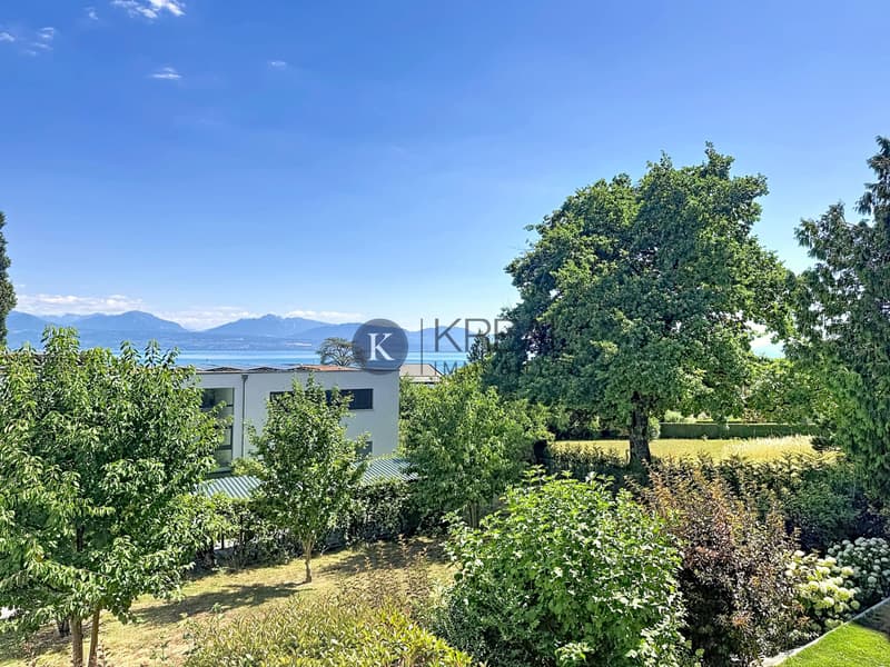 Cadre de vie privilégié : 4,5 pièces moderne avec balcon et vue exceptionnelle sur le lac (2)