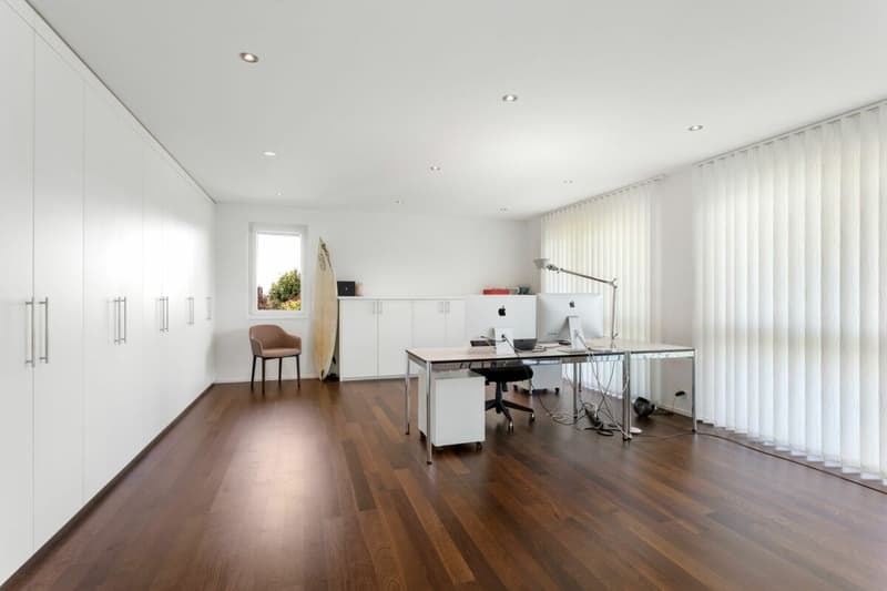 Villa di lusso moderna con grande garage sotterraneo (26)