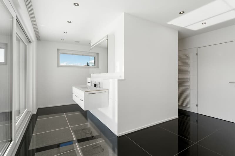 Villa di lusso moderna con grande garage sotterraneo (22)