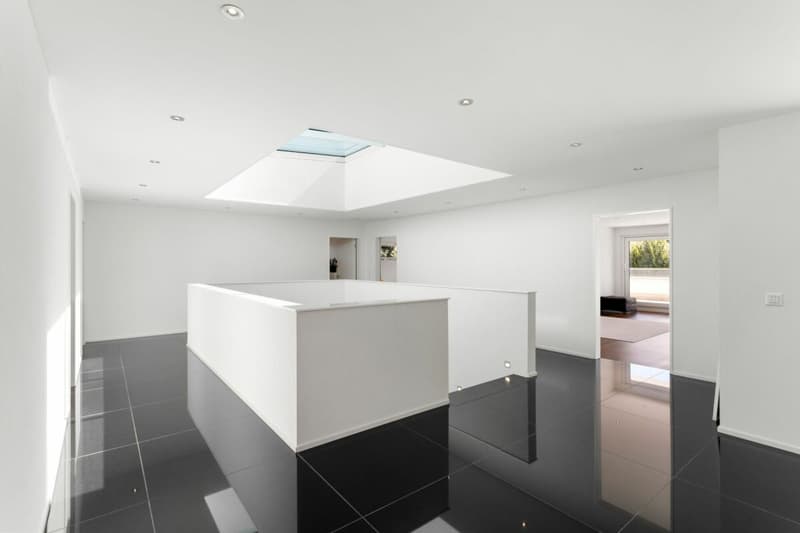 Villa di lusso moderna con grande garage sotterraneo (23)