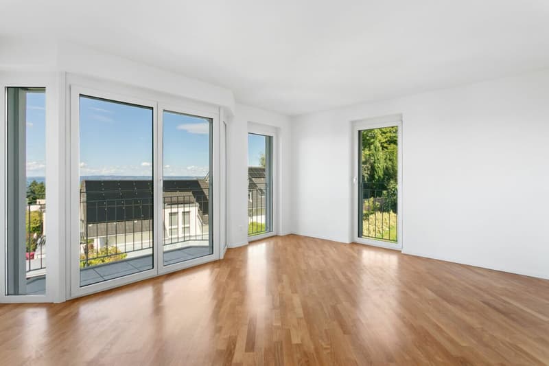 Villa mit traumhafter Seesicht und Aussenpool (24)