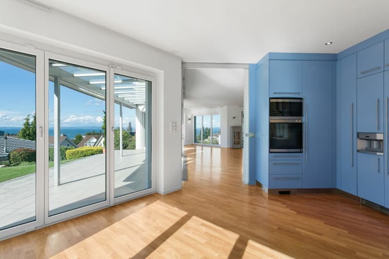Villa mit traumhafter Seesicht und Aussenpool (14)
