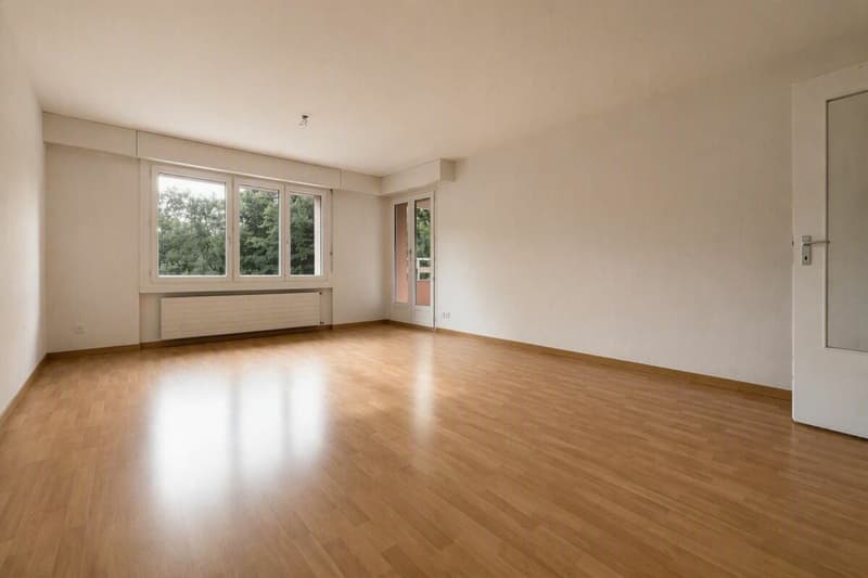 Helle 4.5 Zimmer-Wohnung an ruhiger und zentraler Lage (3)