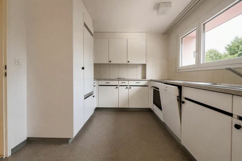 Helle 4.5 Zimmer-Wohnung an ruhiger und zentraler Lage (1)
