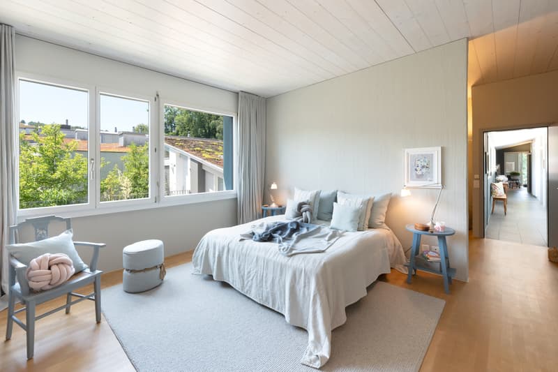 1. OG, Elternschlafzimmer mit Ankleide und en Suite Nasszelle