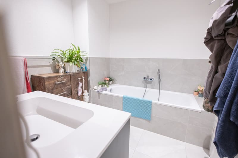 Appartement de 3,5 pièces neuf à emplacement calme (10)