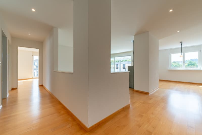 Charmante 3.5-Zimmer-Attikawohnung im 4. OG in Suhr (10)