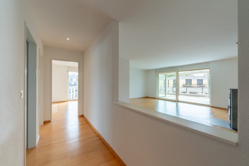 Charmante 3.5-Zimmer-Attikawohnung im 4. OG in Suhr (8)