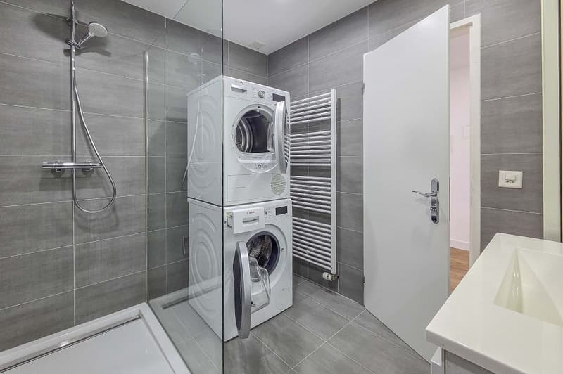 Günstig wohnen oder Investitionsobjekt - renovierte, helle 3.5 Zimmer-Wohnung (8)