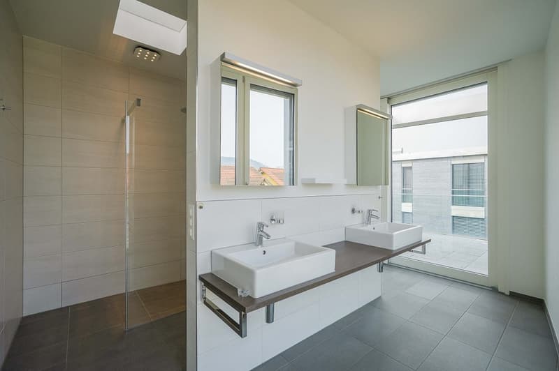 Wohngenuss der Extraklasse! Elegante 4.5 Zimmer-Attikawohnung an zentraler Lage (8)