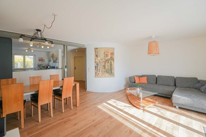 Mitten im Zentrum - und doch so ruhig: 5.5 Zimmer-Eck-Einfamilienhaus (3)