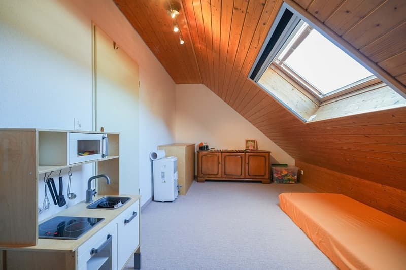 Mitten im Zentrum - und doch so ruhig: 5.5 Zimmer-Eck-Einfamilienhaus (13)