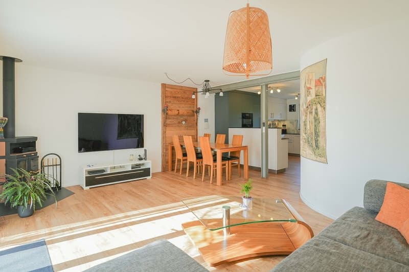 Mitten im Zentrum - und doch so ruhig: 5.5 Zimmer-Eck-Einfamilienhaus (6)