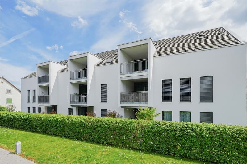 Ruhig und gepflegt: 2.5 Zimmer-Dachwohnung mit Galerie (2)